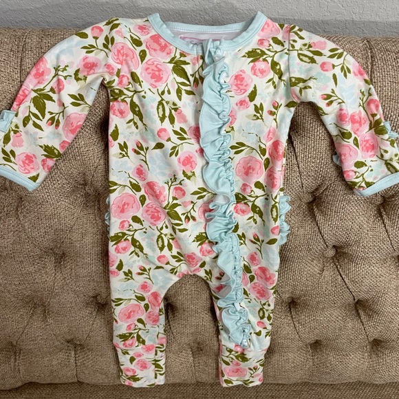 Sweet Honey Layette 6M - Picture 1 of 1
